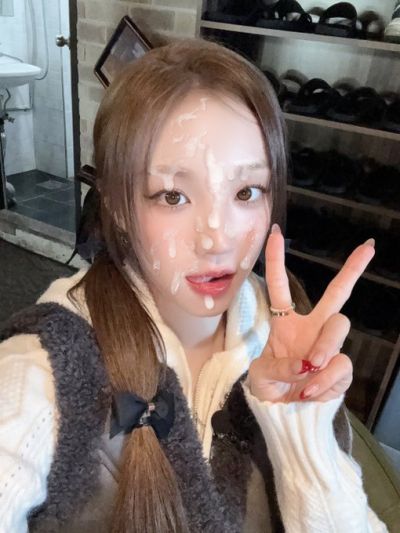 Yuqi - bukkake