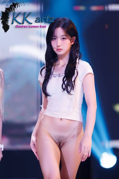 Haewon - naked on stage
