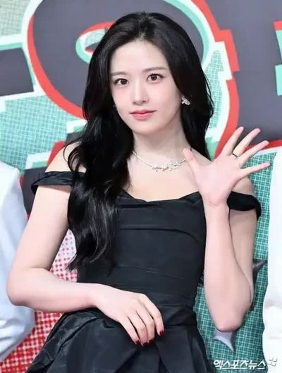 Yujin - using dildo