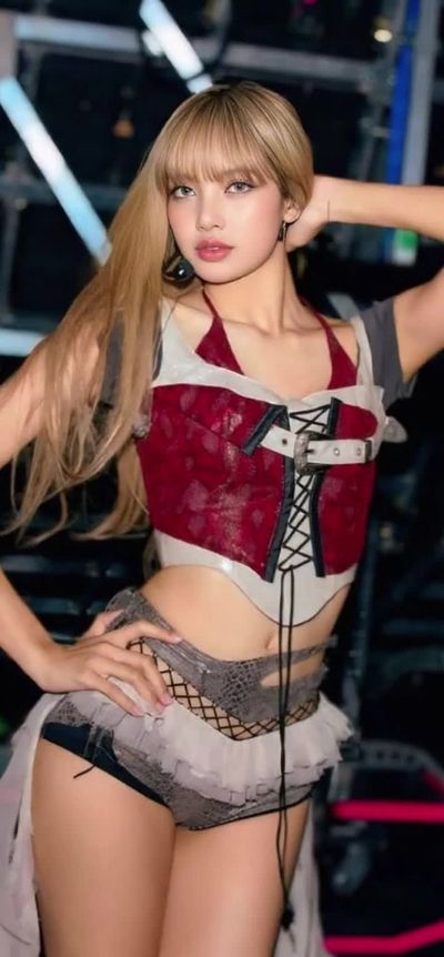 Lisa - cum on body