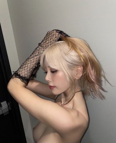 JiU - naked