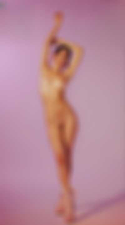 Julie - nude