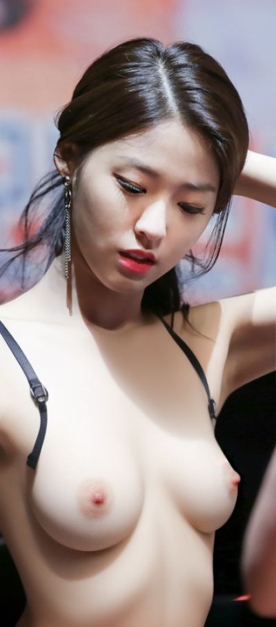 Seolhyun - shows tits