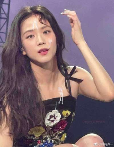 Jisoo - facial