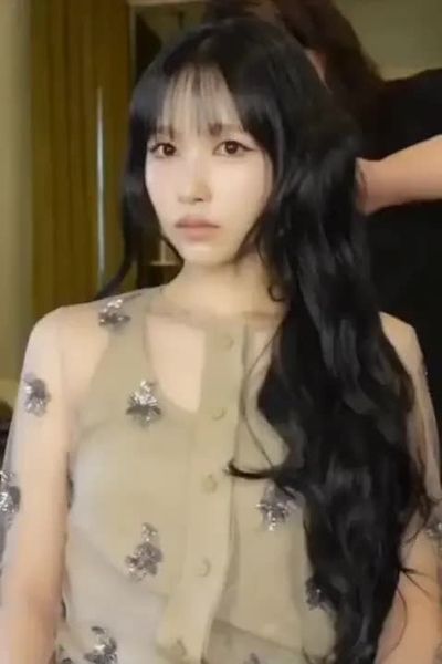 Mina - shows tits