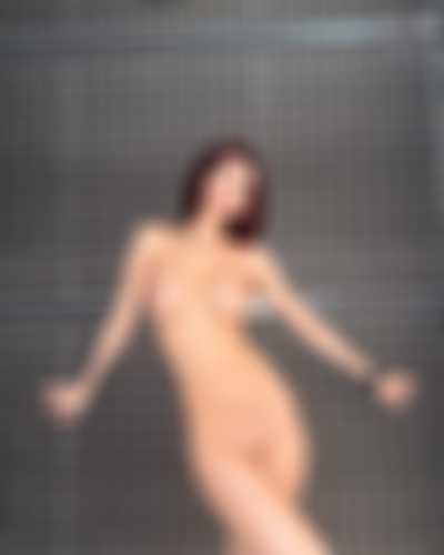 Julie - nude