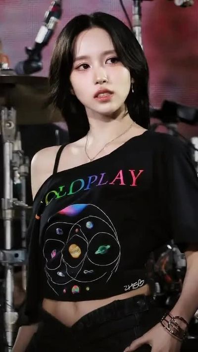 Mina - nude
