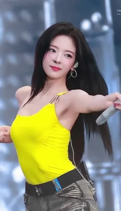 Lia - shows boobs