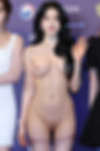 Sieun - nude