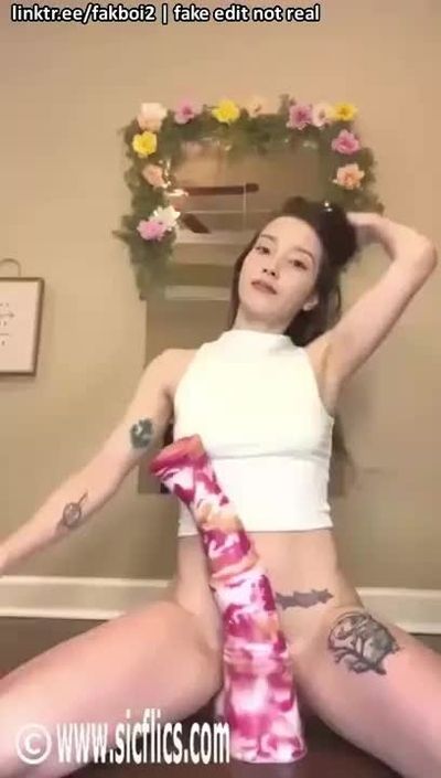 IU - using dildo