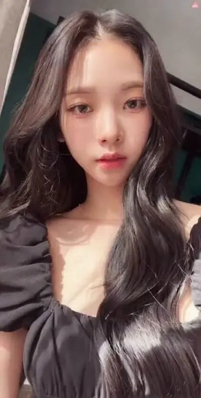 Karina - gives handjob