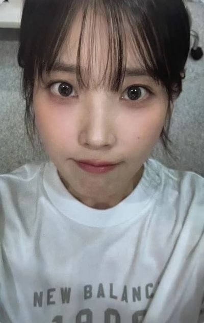 IU - titjob