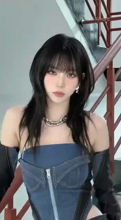 Karina - titjob