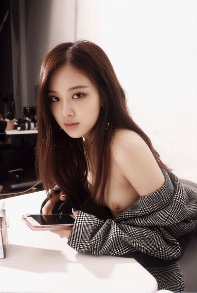 Rose - naked
