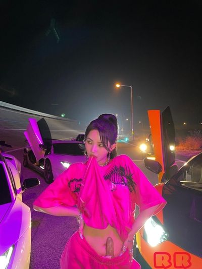 Soyeon - shemale